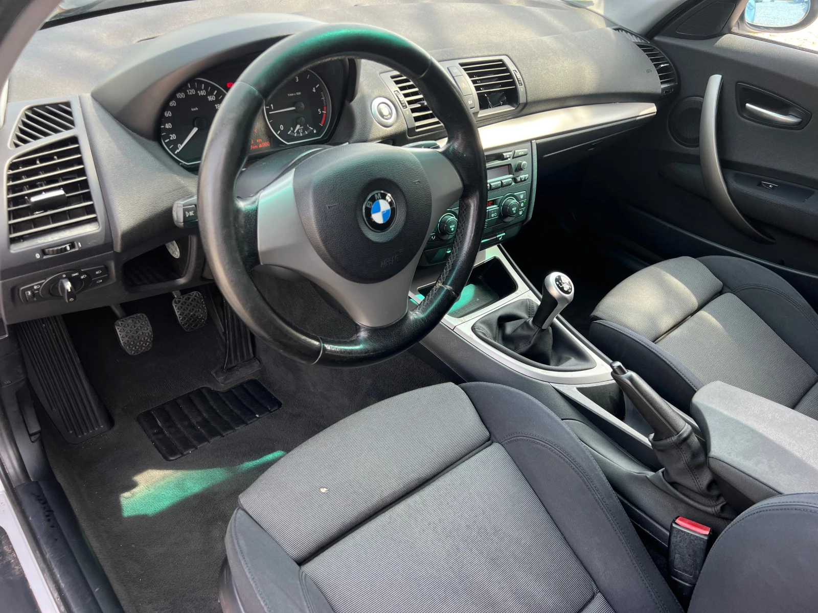 BMW 120 d PODGREV/6sk/KLIMATRONIK/UNIKAT, снимка 10 - Автомобили и джипове - 54220205