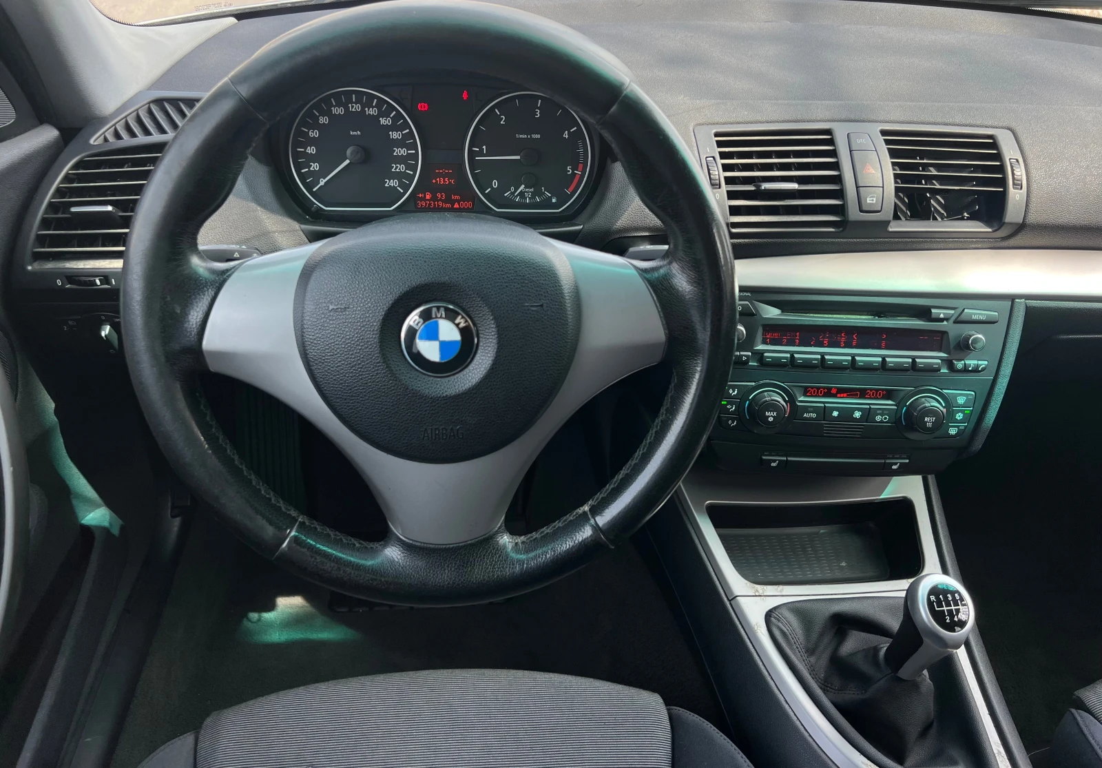 BMW 120 d PODGREV/6sk/KLIMATRONIK/UNIKAT, снимка 16 - Автомобили и джипове - 54220205