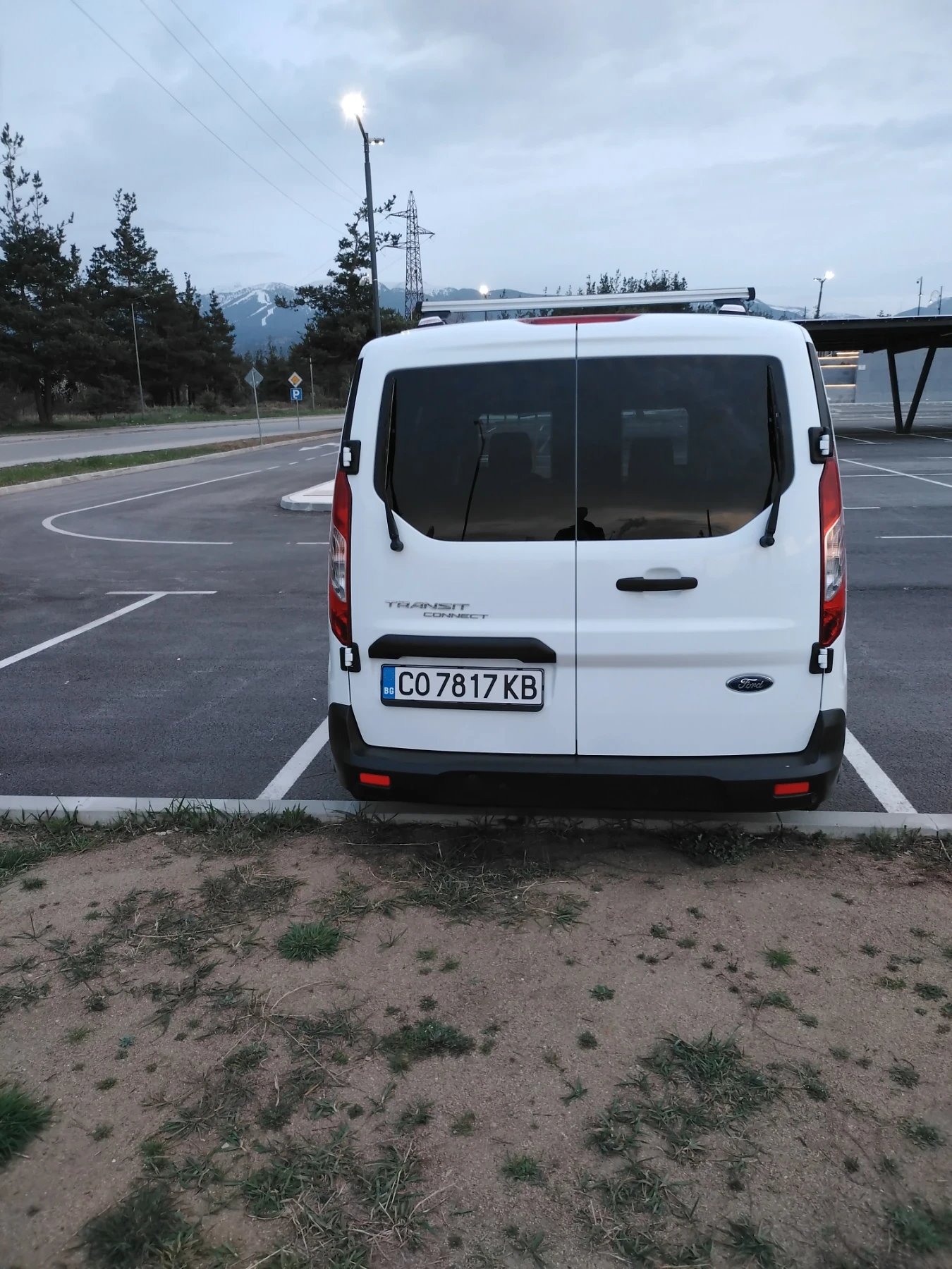 Ford Connect 1.5, снимка 4 - Автомобили и джипове - 54224102