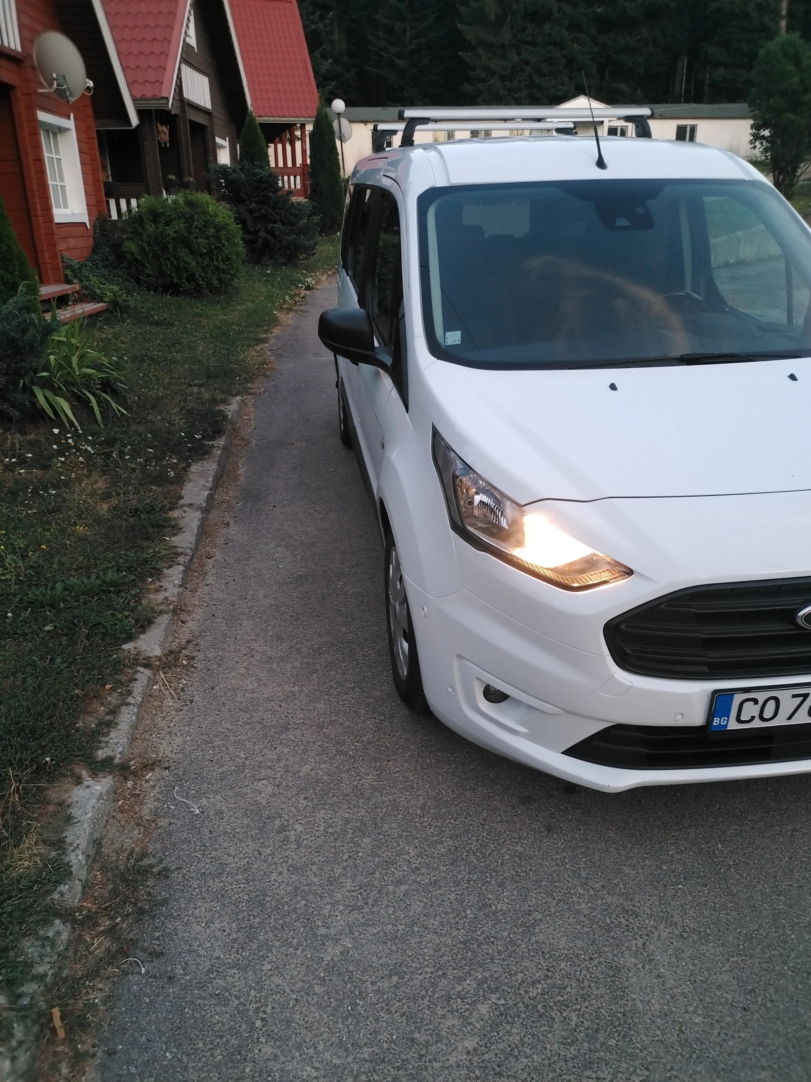 Ford Connect 1.5, снимка 4 - Автомобили и джипове - 55083668