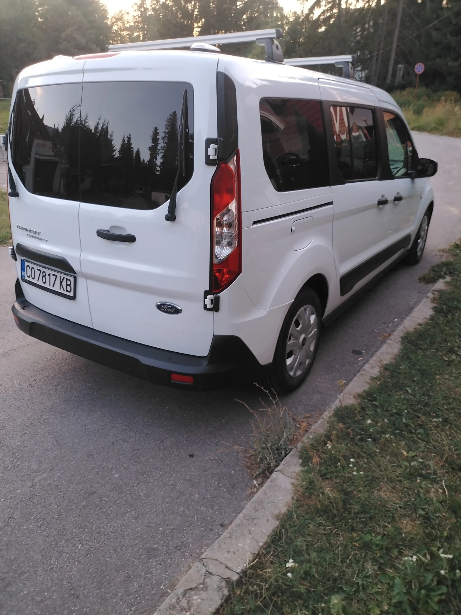 Ford Connect 1.5, снимка 9 - Автомобили и джипове - 55083668