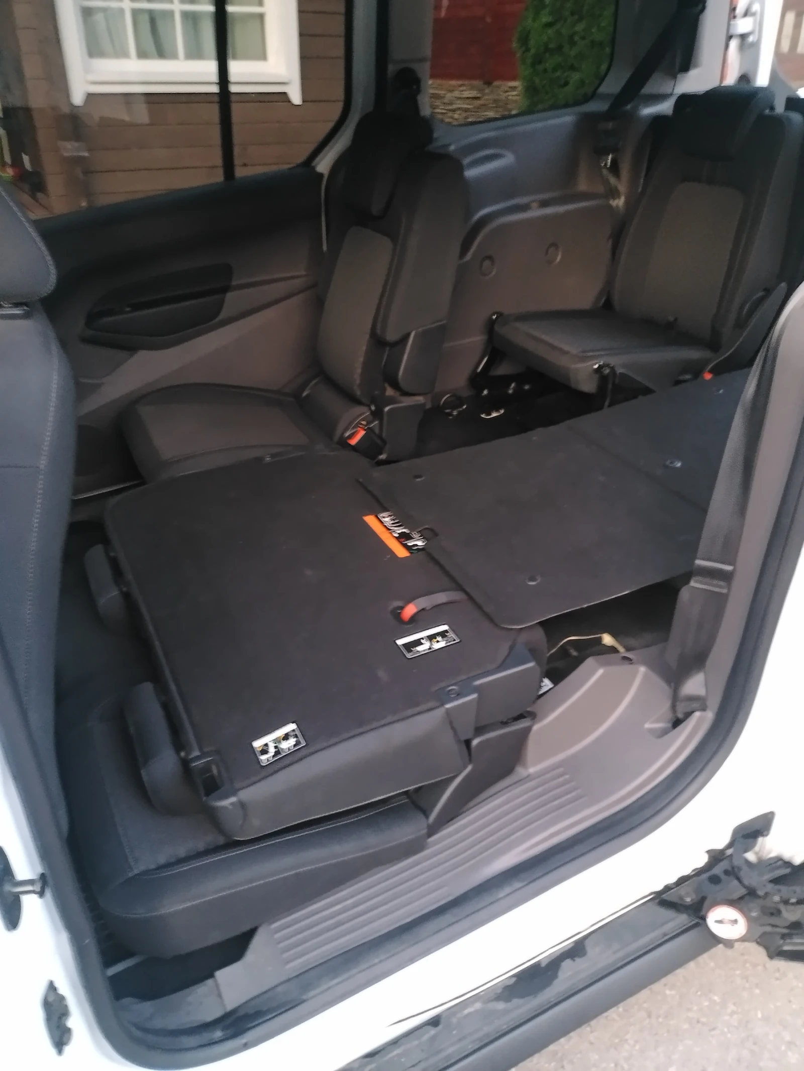 Ford Connect 1.5, снимка 13 - Автомобили и джипове - 55083668