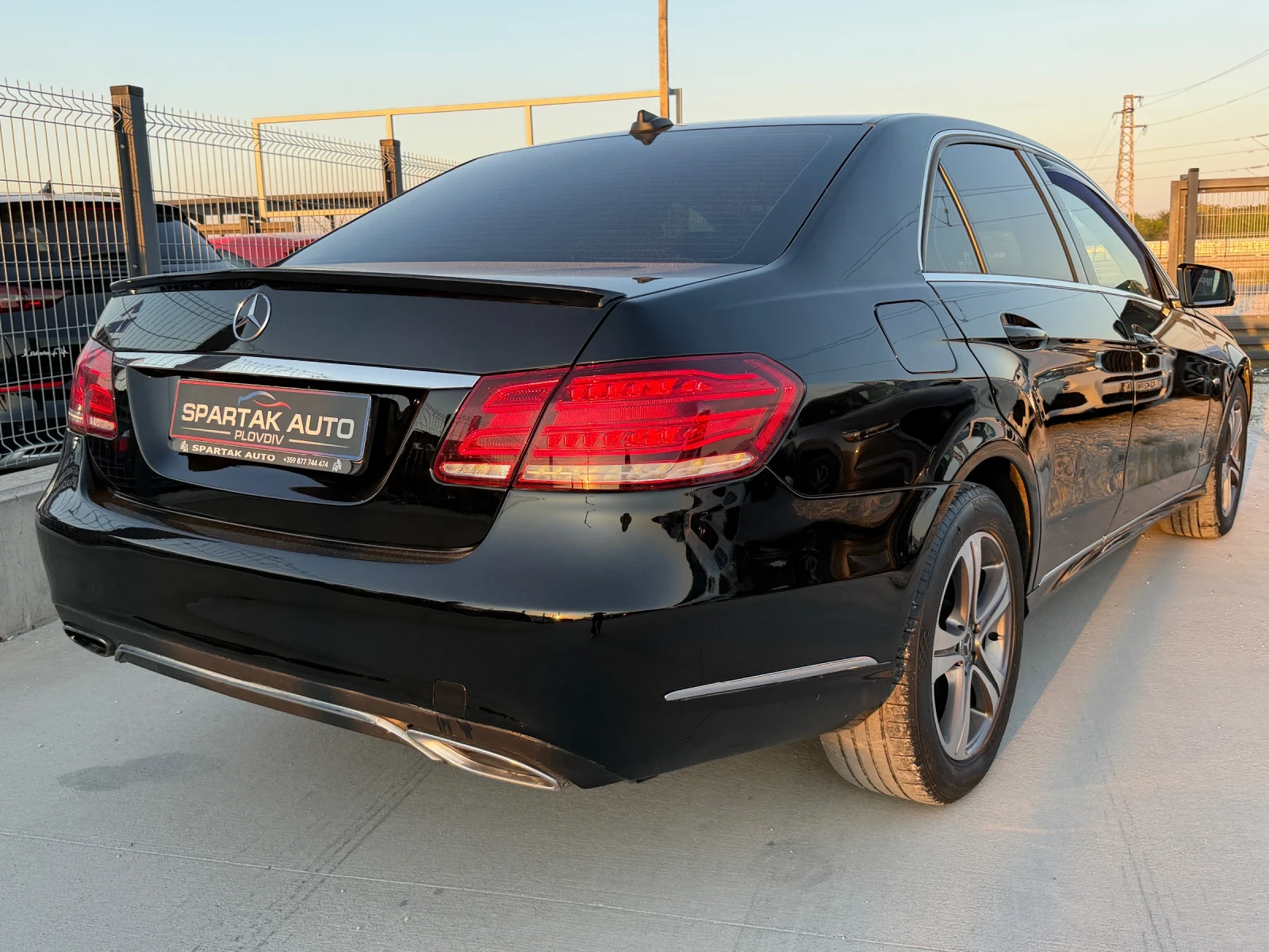 Mercedes-Benz E 220 D* 2015г* PreFace* 225.000KM* Сервизна История* , снимка 4 - Автомобили и джипове - 54432059
