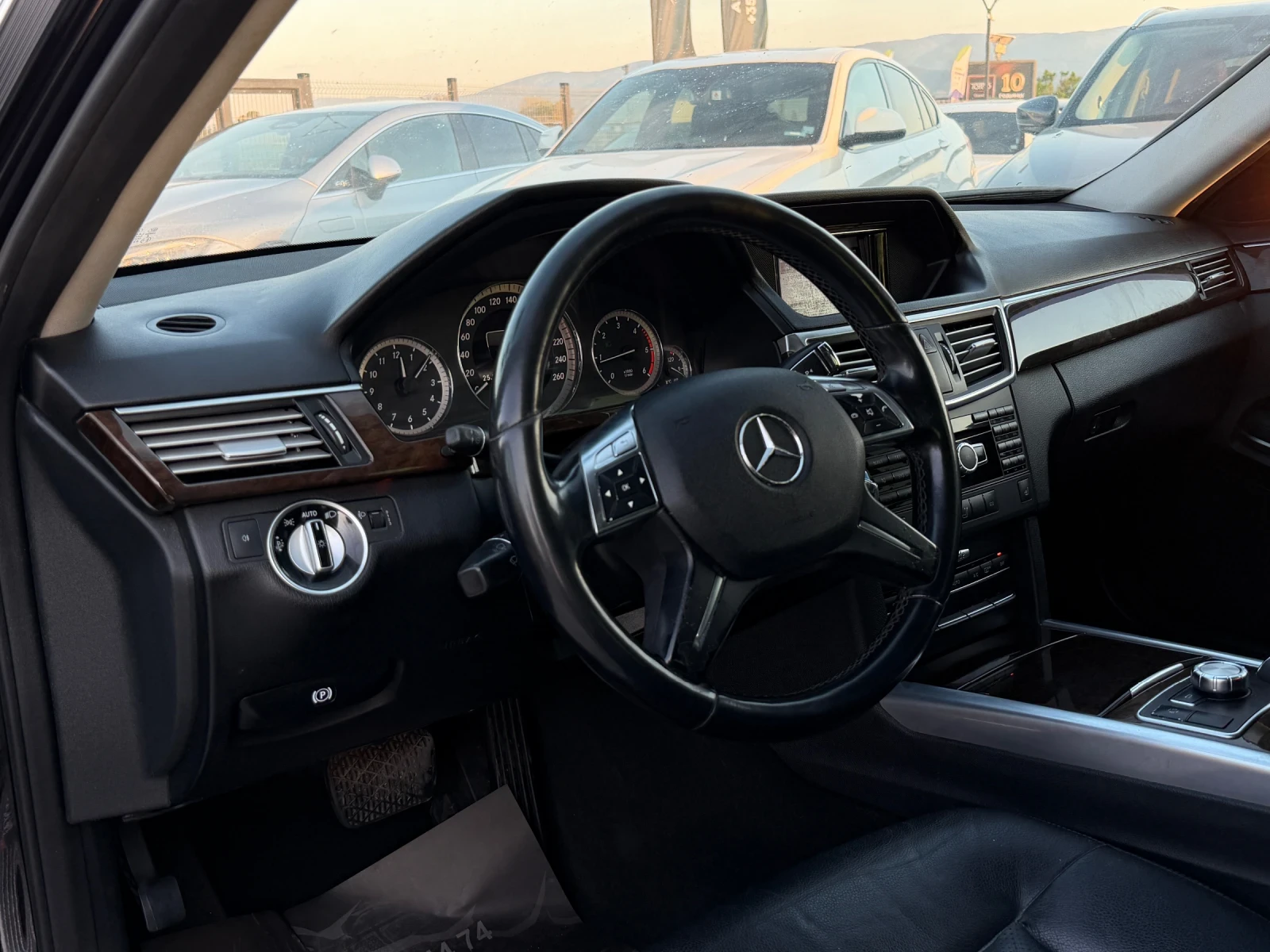 Mercedes-Benz E 220 D* 2015г* PreFace* 225.000KM* Сервизна История* , снимка 8 - Автомобили и джипове - 54432059