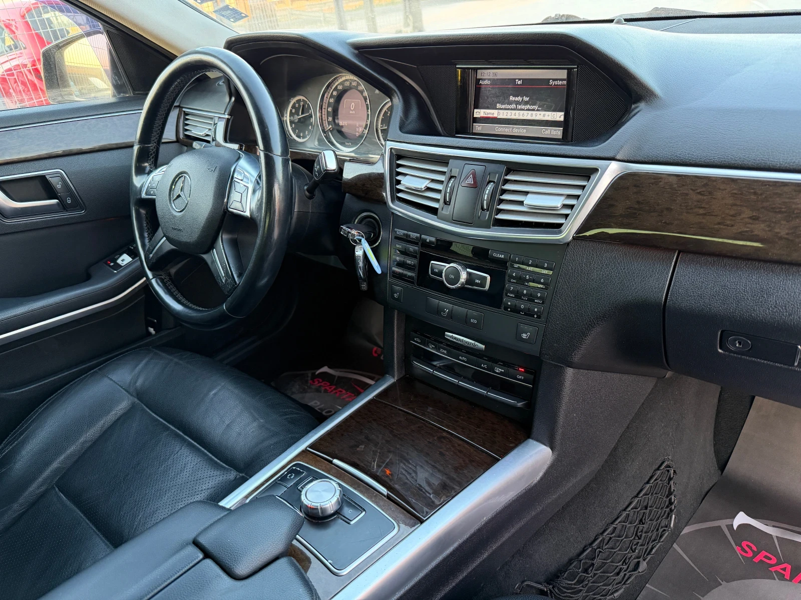 Mercedes-Benz E 220 D* 2015г* PreFace* 225.000KM* Сервизна История* , снимка 14 - Автомобили и джипове - 54432059