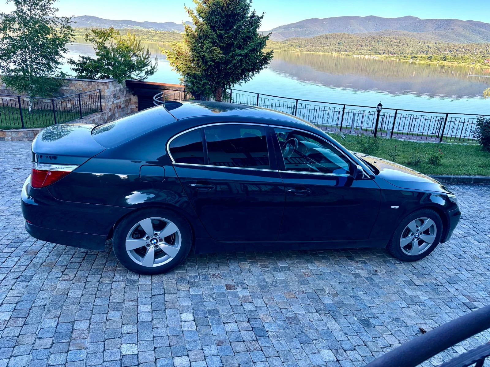 BMW 530 3.0d xdrive, снимка 16 - Автомобили и джипове - 54902635