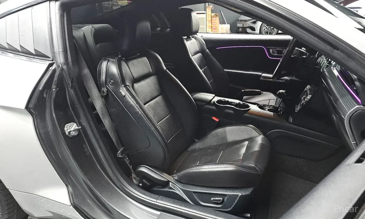 Ford Mustang 2.3* ECO* BOOST* ПОДГРЕВ* КАМЕРА* КЕЙЛЕС, снимка 15 - Автомобили и джипове - 55801166