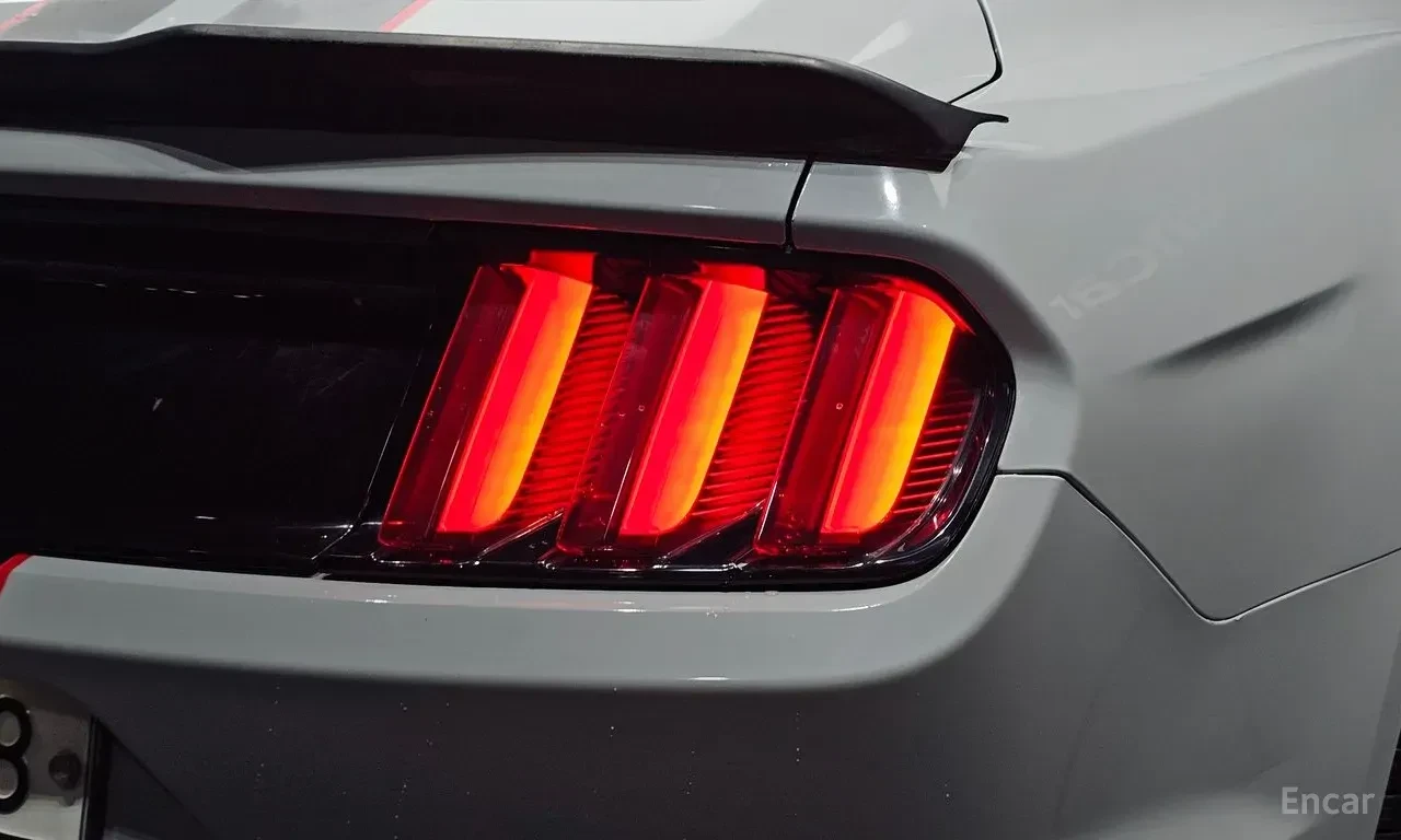 Ford Mustang 2.3* ECO* BOOST* ПОДГРЕВ* КАМЕРА* КЕЙЛЕС, снимка 7 - Автомобили и джипове - 55801166