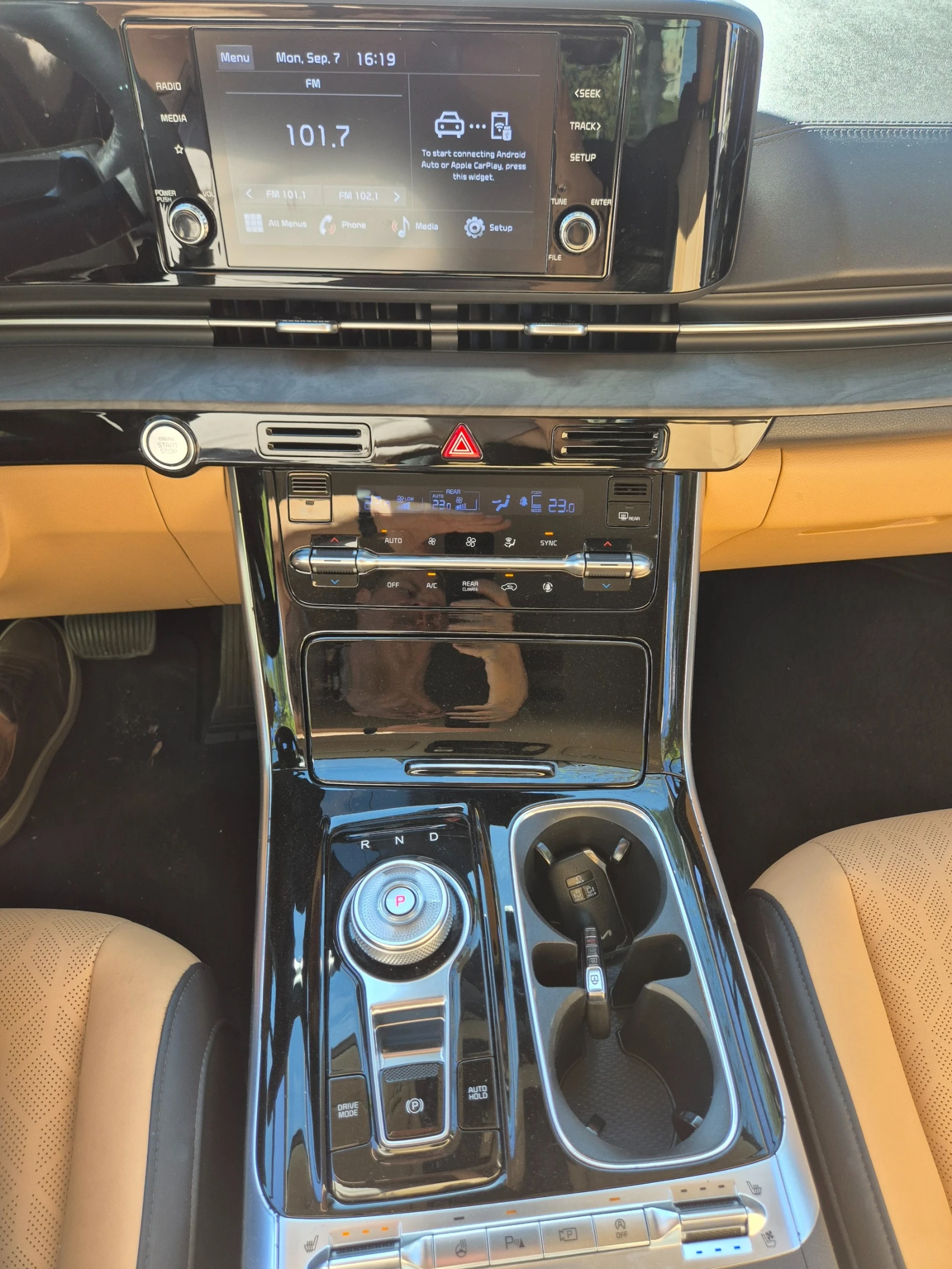 Kia Carnival 2.2 CRDI 8+ 1 ДДС - Наличен в БГ, снимка 12 - Автомобили и джипове - 55979863
