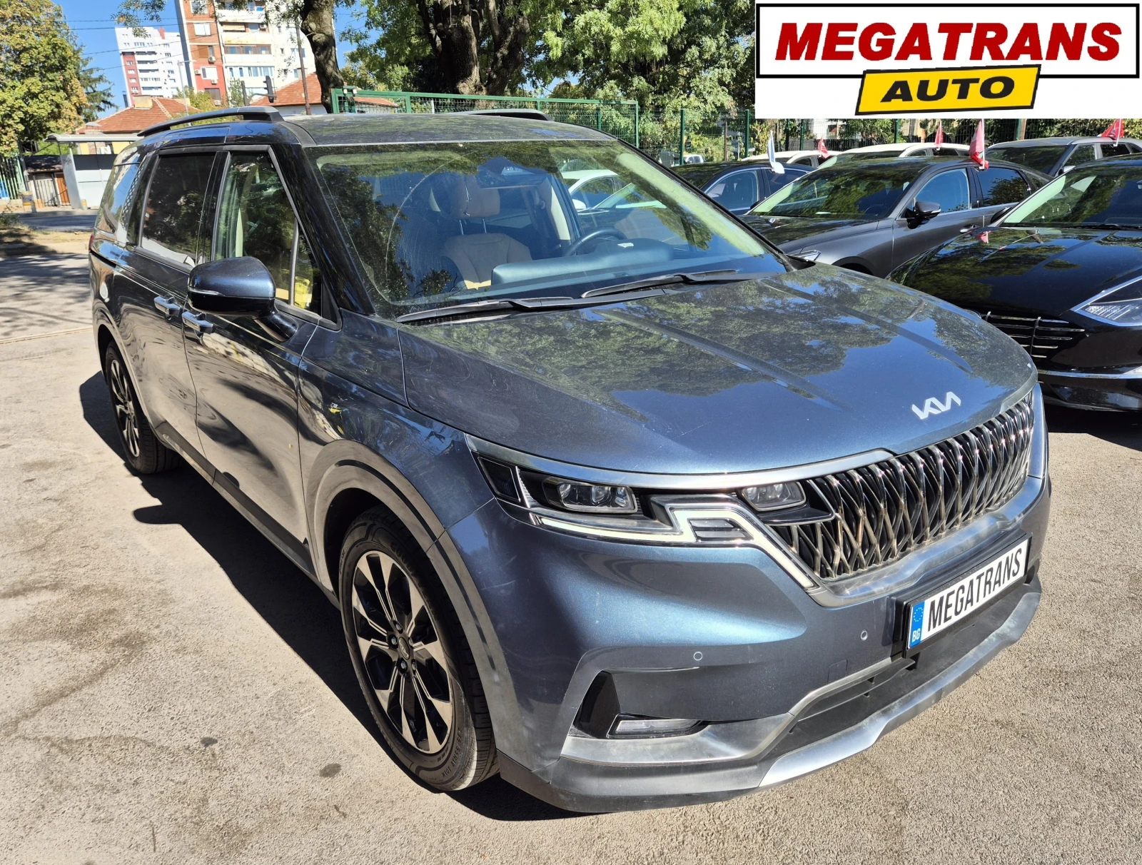 Kia Carnival 2.2 CRDI 8+ 1 ДДС - Наличен в БГ