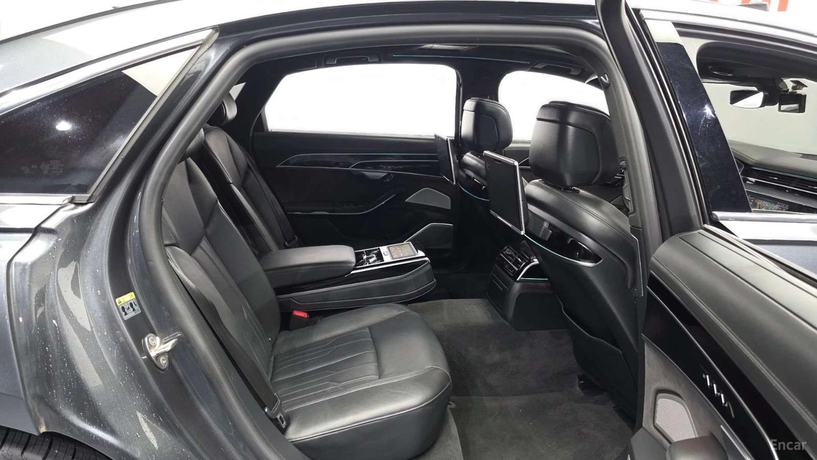 Audi A8 LONG* DIS* 360* TV* DIS* МАСАЖ* ОБДУХ* HUD* SOFT-C, снимка 16 - Автомобили и джипове - 56301930
