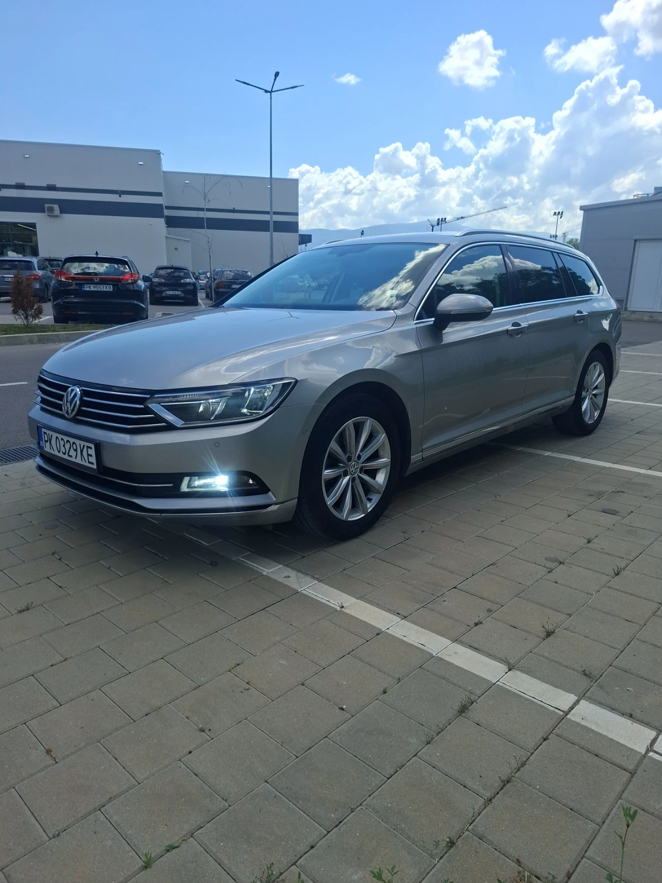 VW Passat  в8 2.0 TDI, снимка 2 - Автомобили и джипове - 56551894