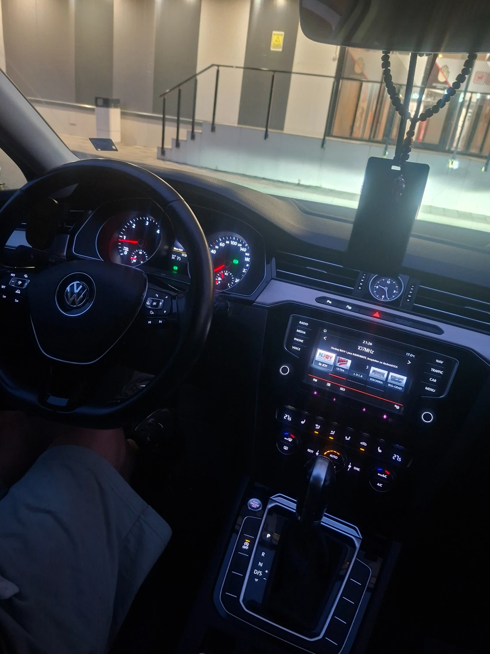 VW Passat  в8 2.0 TDI, снимка 8 - Автомобили и джипове - 56551894