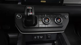 Land Rover Defender D240* BLIND SPOT* 360* ЛЮК* ПОДГРЕВ ВОЛАН* КРАЙНА , снимка 9