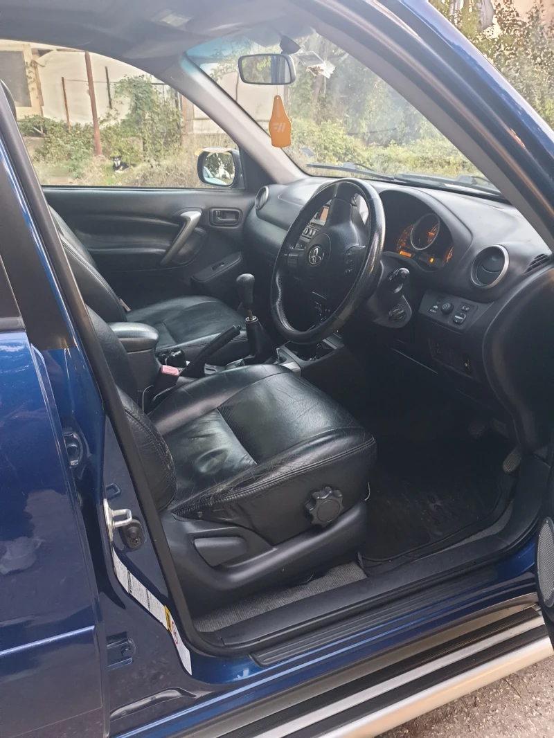 Toyota Rav4, снимка 9 - Автомобили и джипове - 47597077