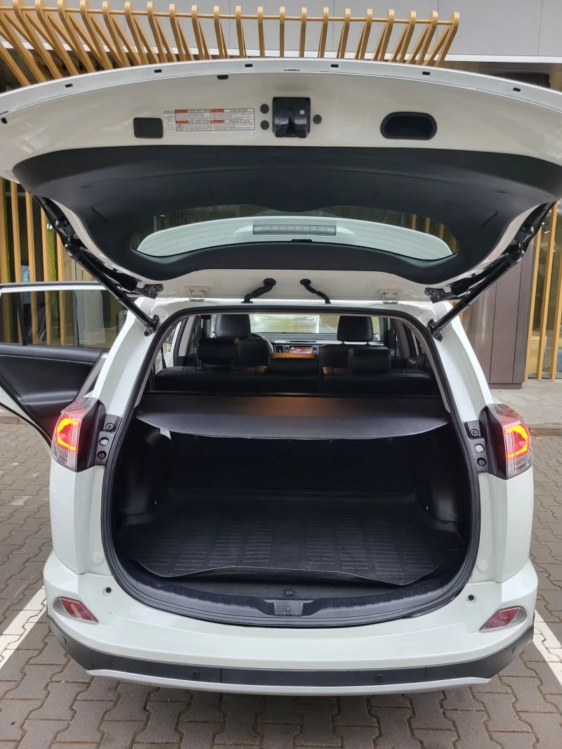 Toyota Rav4, снимка 7 - Автомобили и джипове - 53201346