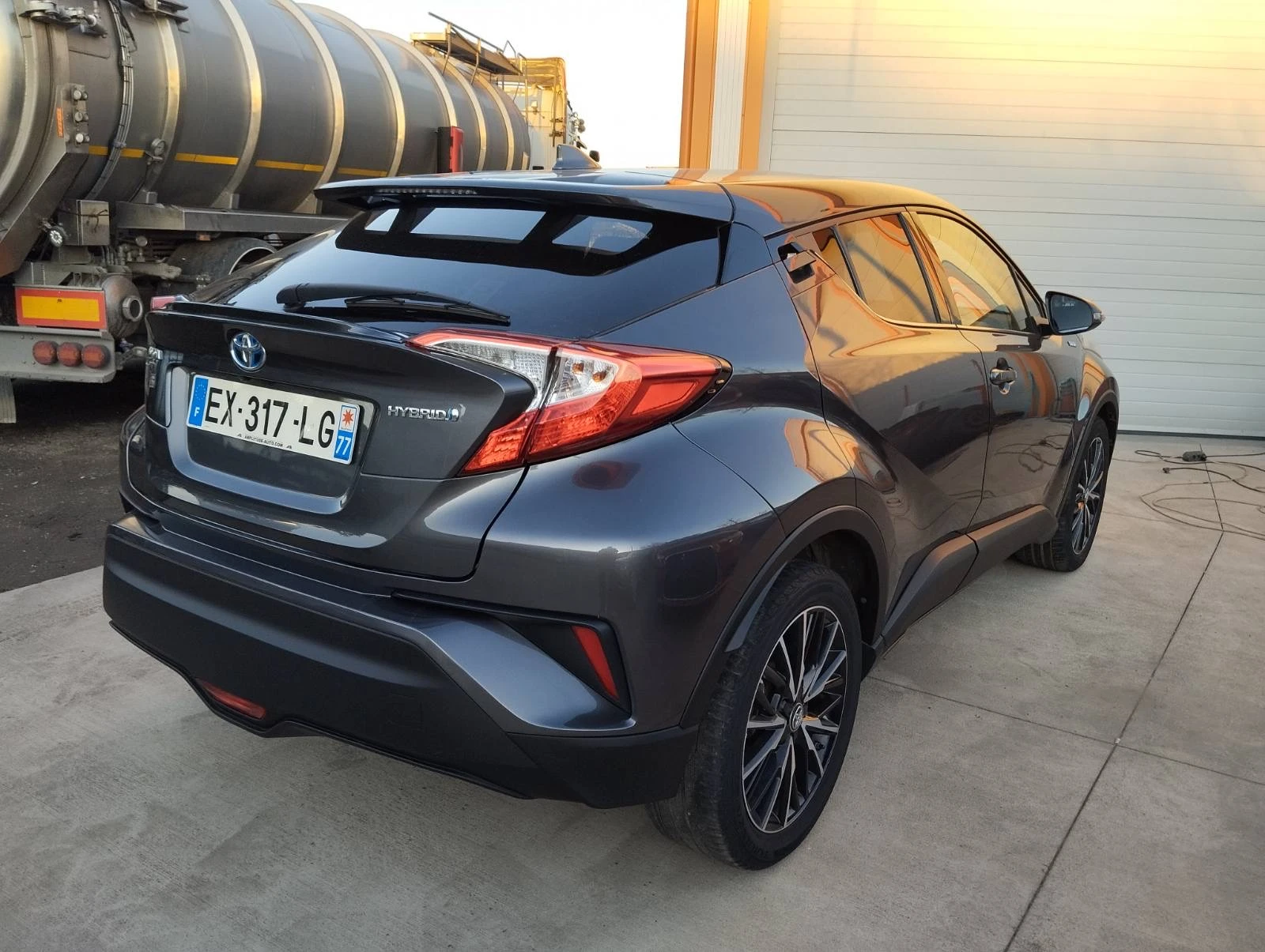 Toyota C-HR 1.8 Hybrid Trend - изображение 5