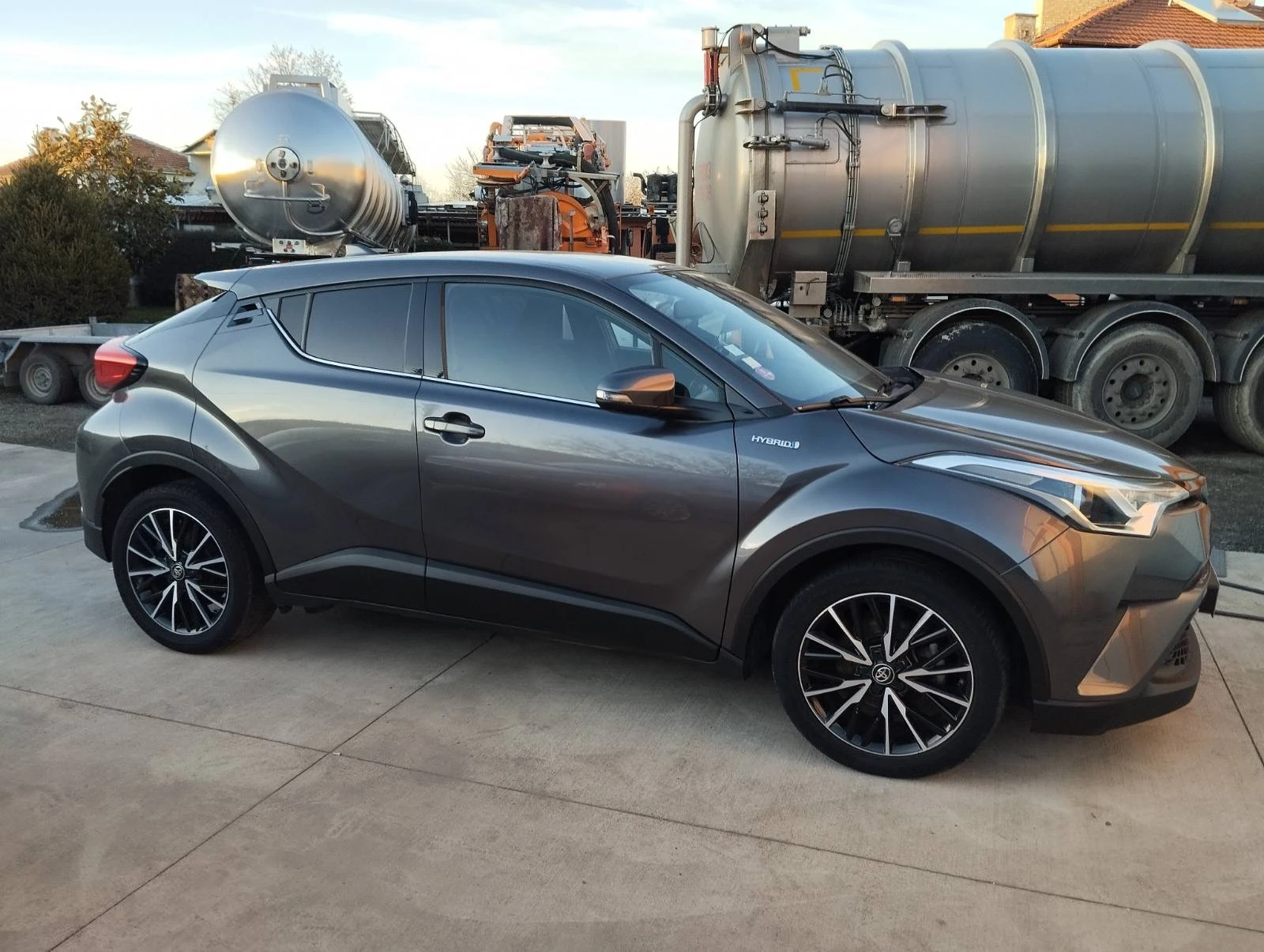 Toyota C-HR 1.8 Hybrid Trend - изображение 4