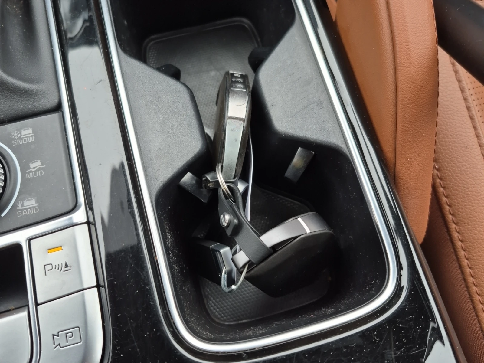 Kia Telluride X-Pro-4D Utility AWD * CARFAX *  | Mobile.bg � ����������� 14