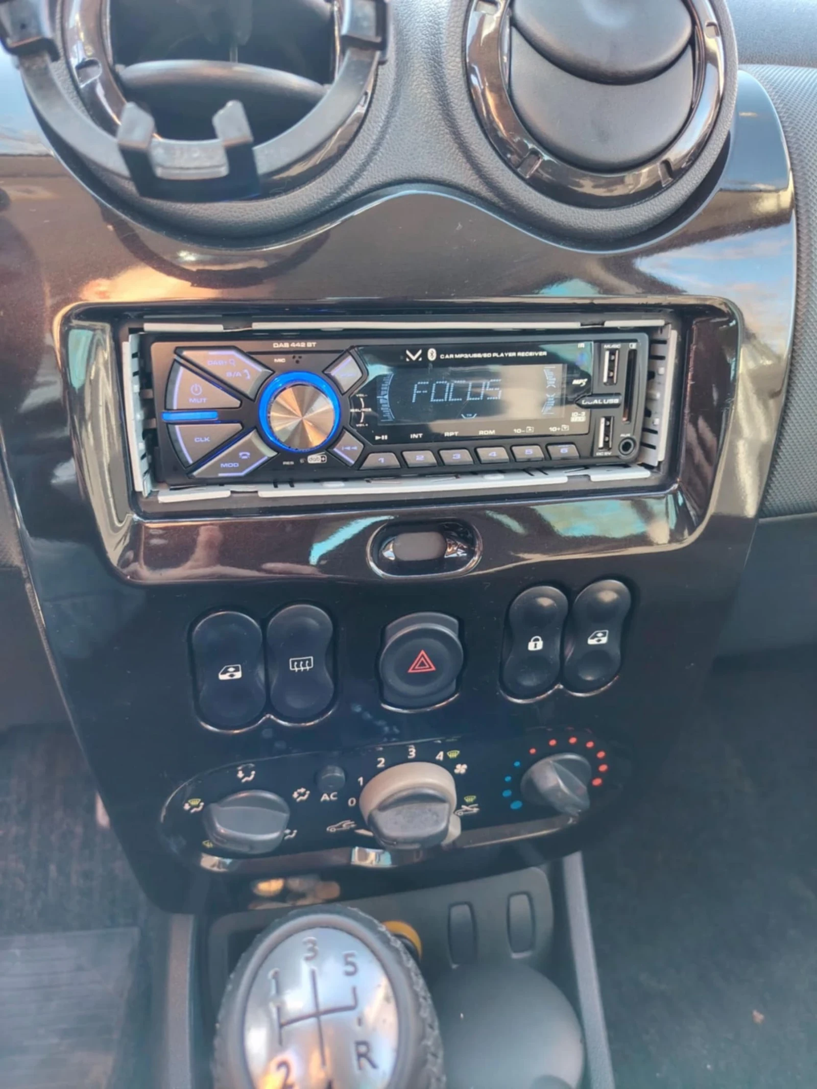 Dacia Duster 1.6 бензин 110 коня, снимка 11 - Автомобили и джипове - 53818869