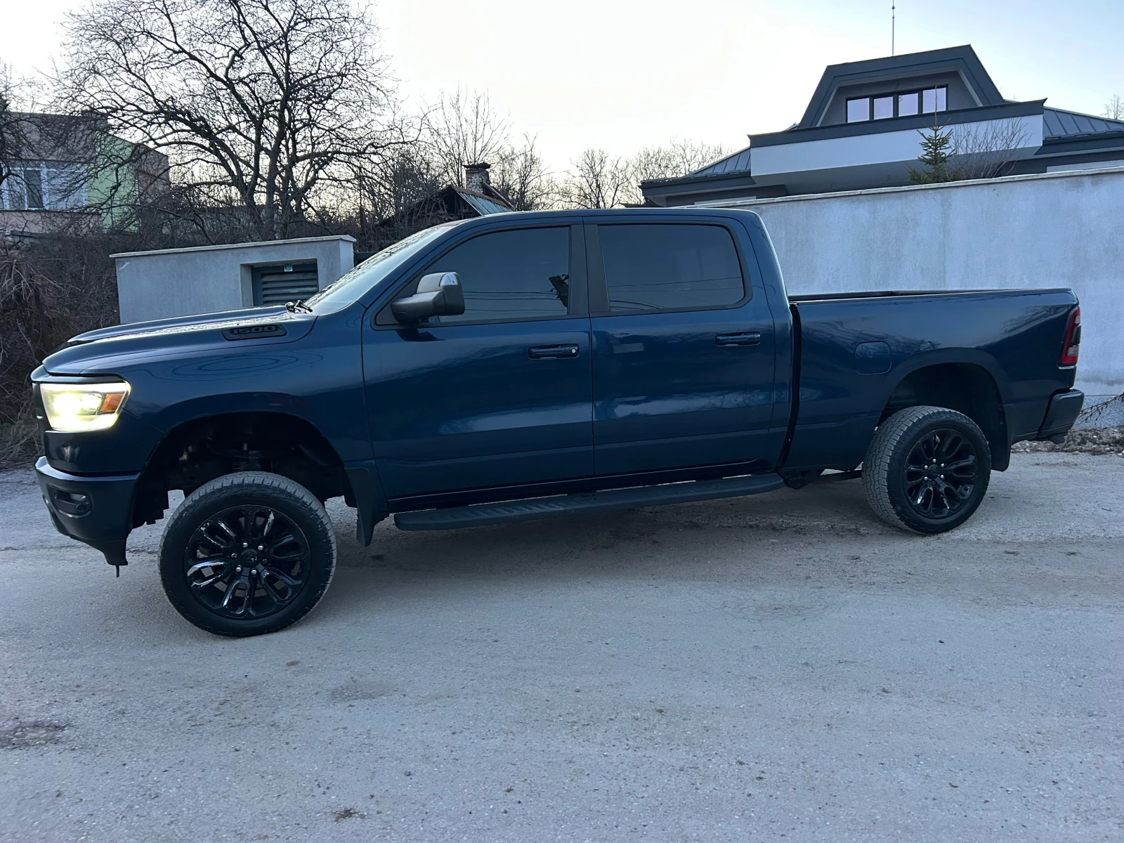 Dodge Ram 1500* ПЕРФЕКТЕН* ЛИФТ ОКАЧВАНЕ* , снимка 3 - Автомобили и джипове - 53830233