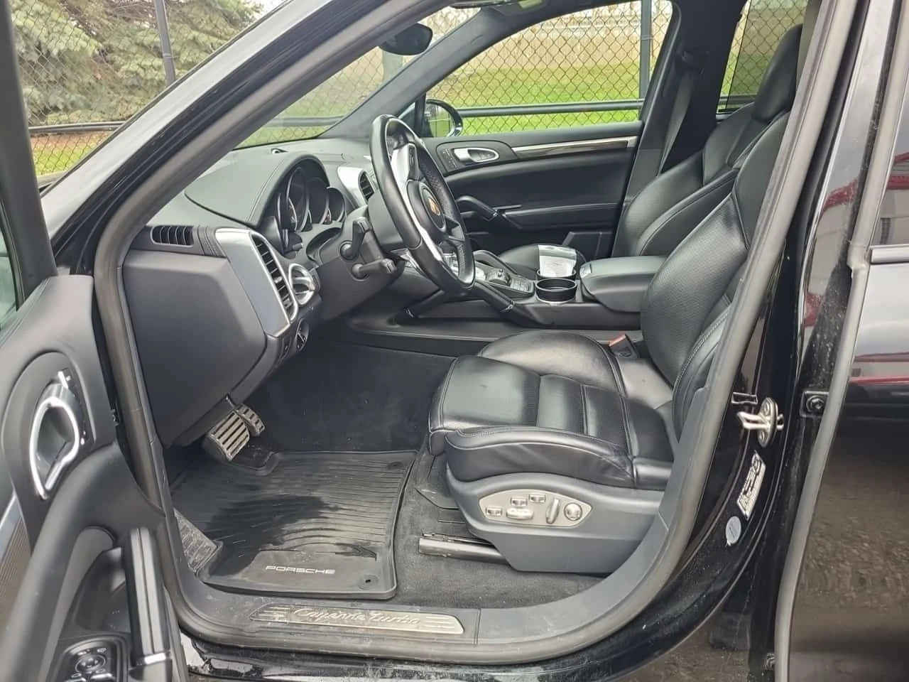 Porsche Cayenne TURBO| ОБДУХВАНЕ| ПАНОРАМА| 2 КЛЮЧА| , снимка 7 - Автомобили и джипове - 54296995