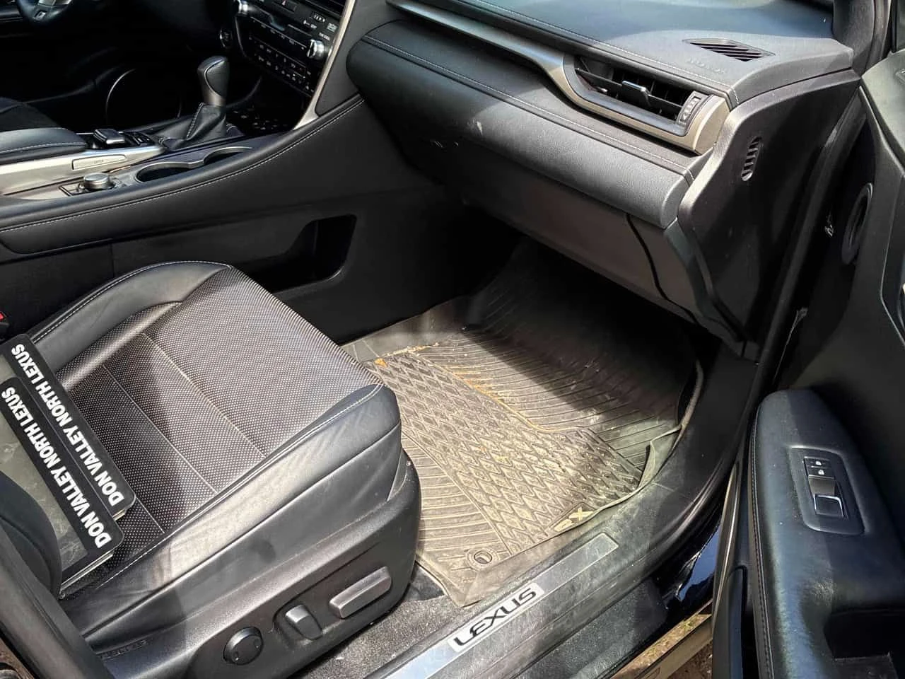 Lexus RX 350 * AWD * ПОДГРЕВИ * ПАНО * KEYLESS * CARFAX, снимка 13 - Автомобили и джипове - 54942183