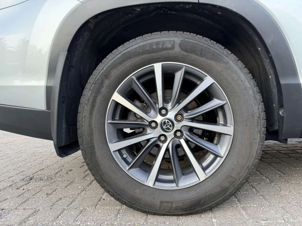 Toyota Highlander * XLE * CARFAX * ОПЦИЯ ЗА ФИНАНСИРАНЕ , снимка 15 - Автомобили и джипове - 55224109