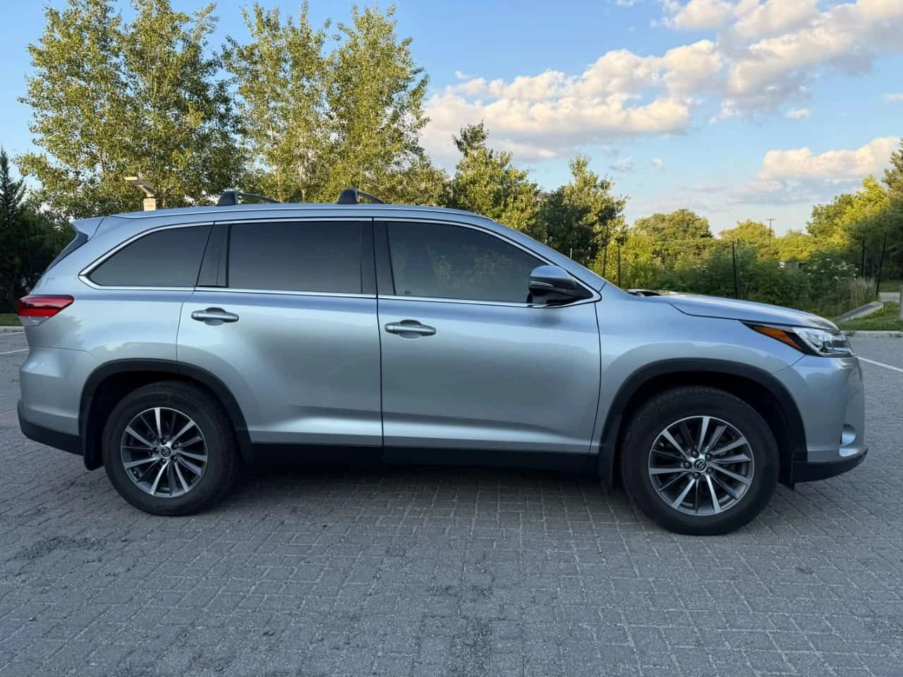 Toyota Highlander * XLE * CARFAX * ОПЦИЯ ЗА ФИНАНСИРАНЕ , снимка 3 - Автомобили и джипове - 55224109