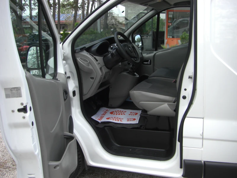 Opel Vivaro 2.0cdti 6ck., снимка 9 - Бусове и автобуси - 50129631