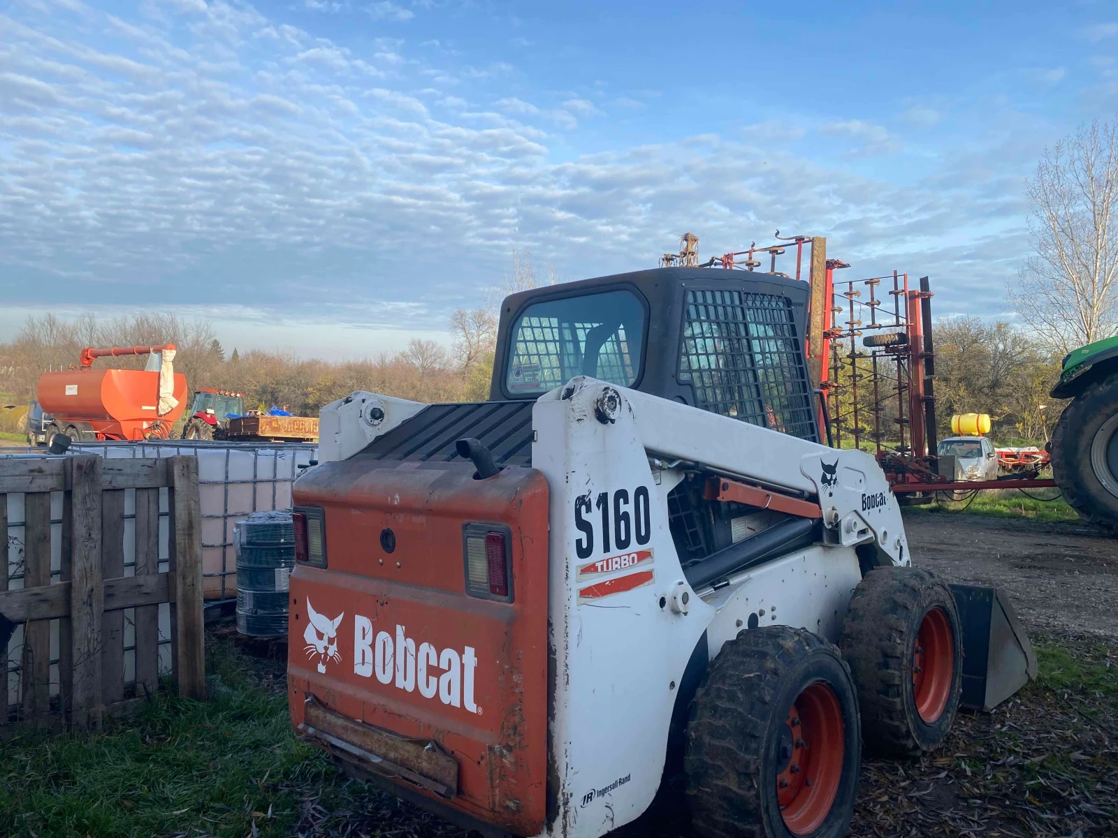 Мини челни товарачи Bobcat S160 - изображение 2