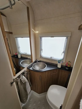 Каравана Knaus Lifestyle 560 TK| 2011 г.| Truma Klima| Подово ото, снимка 10
