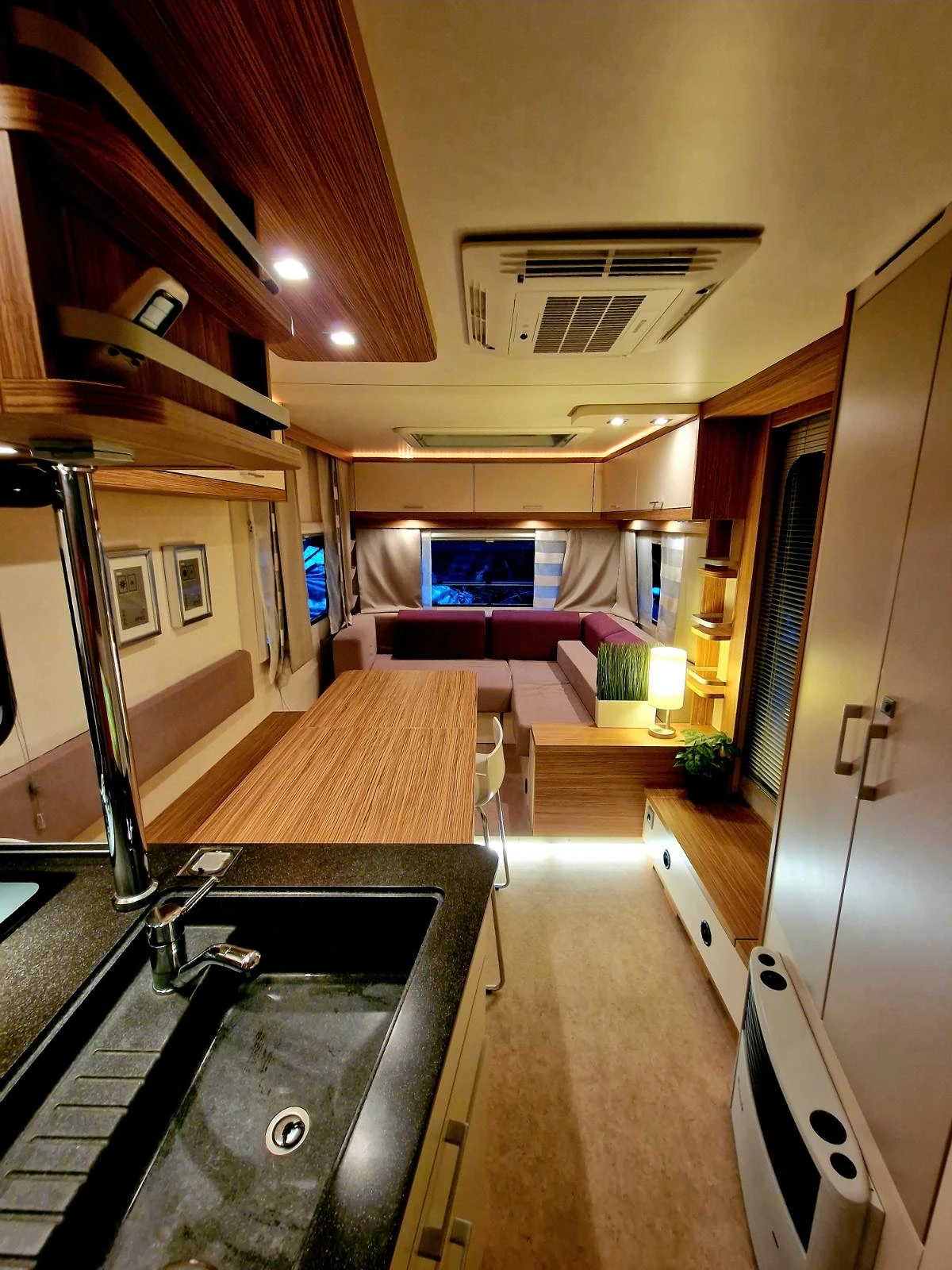 Каравана Knaus Lifestyle 560 TK| 2011 г.| Truma Klima| Подово ото, снимка 5 - Каравани и кемпери - 55342673