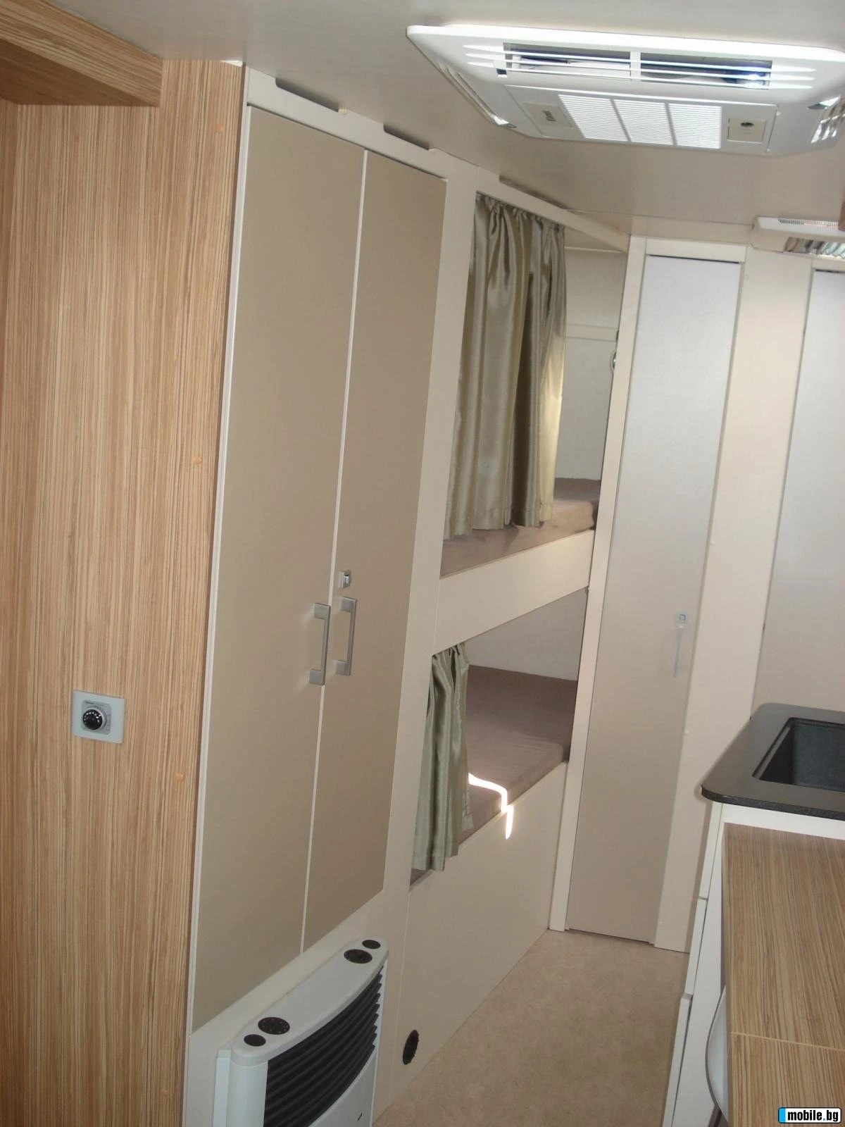 Каравана Knaus Lifestyle 560 TK| 2011 г.| Truma Klima| Подово ото, снимка 15 - Каравани и кемпери - 55342673