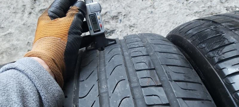 Гуми Летни 245/40R18, снимка 4 - Гуми и джанти - 35129849