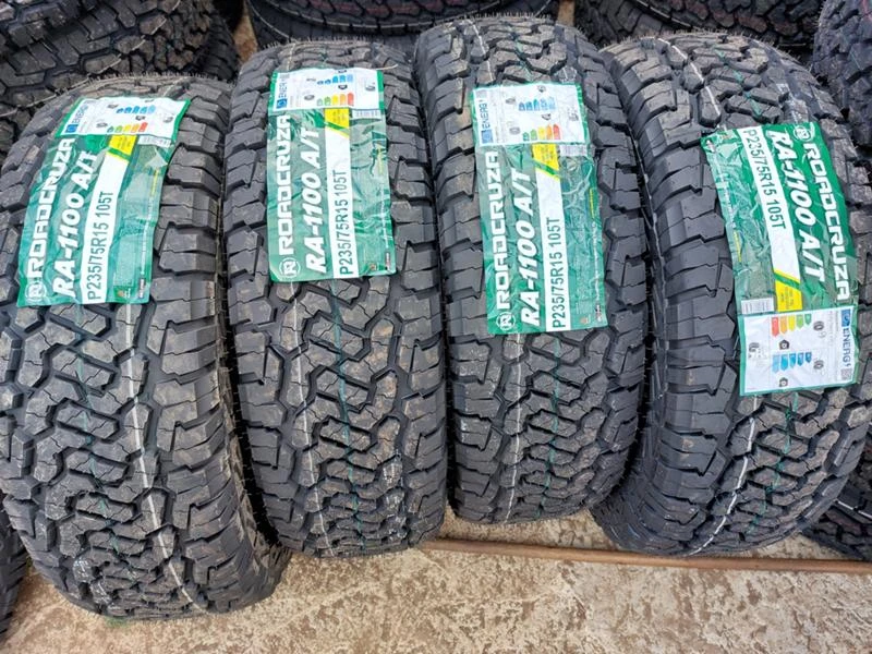 Гуми Всесезонни 235/75R15, снимка 1 - Гуми и джанти - 35993309