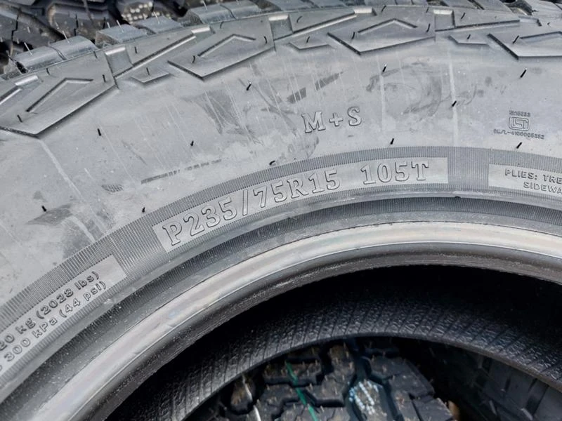 Гуми Всесезонни 235/75R15, снимка 8 - Гуми и джанти - 35993309