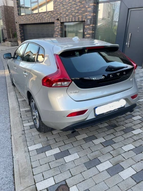     Volvo V40 Kinetic