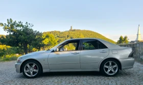     Lexus IS 200 Toyota ALtezza 