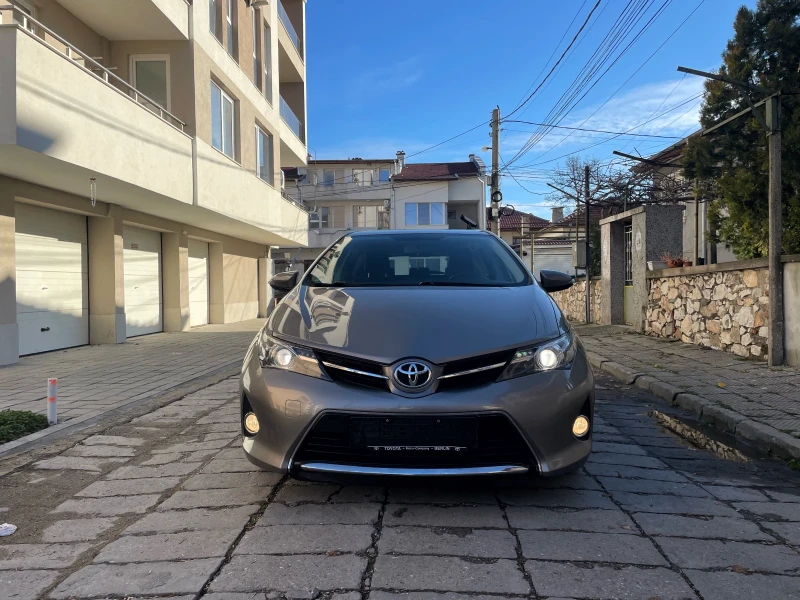 Toyota Auris 1.6, снимка 2 - Автомобили и джипове - 48266843