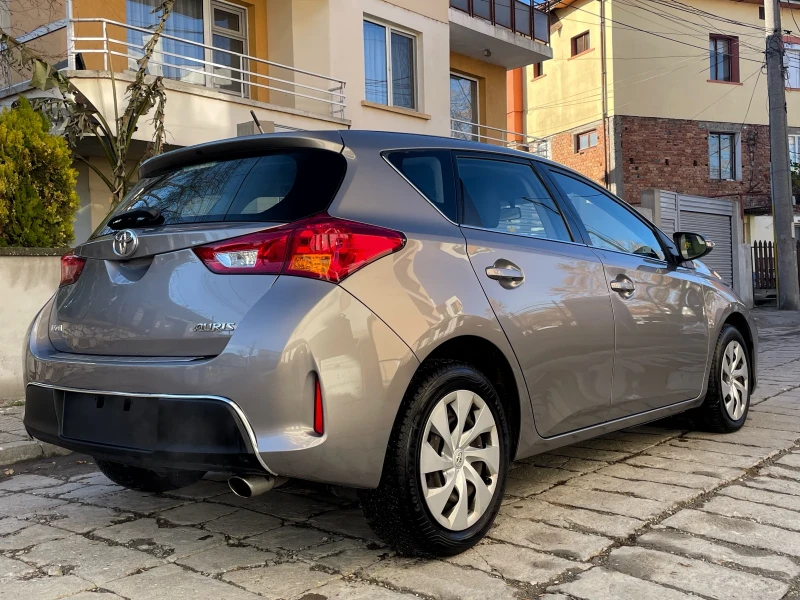 Toyota Auris 1.6, снимка 4 - Автомобили и джипове - 48266843