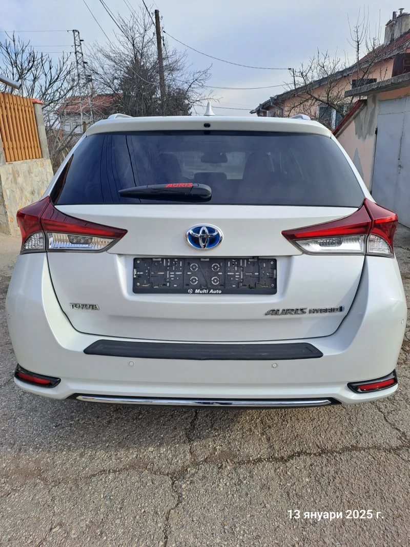 Toyota Auris Хибрид, снимка 4 - Автомобили и джипове - 48740317