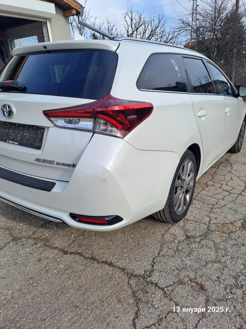 Toyota Auris Хибрид, снимка 3 - Автомобили и джипове - 48740317