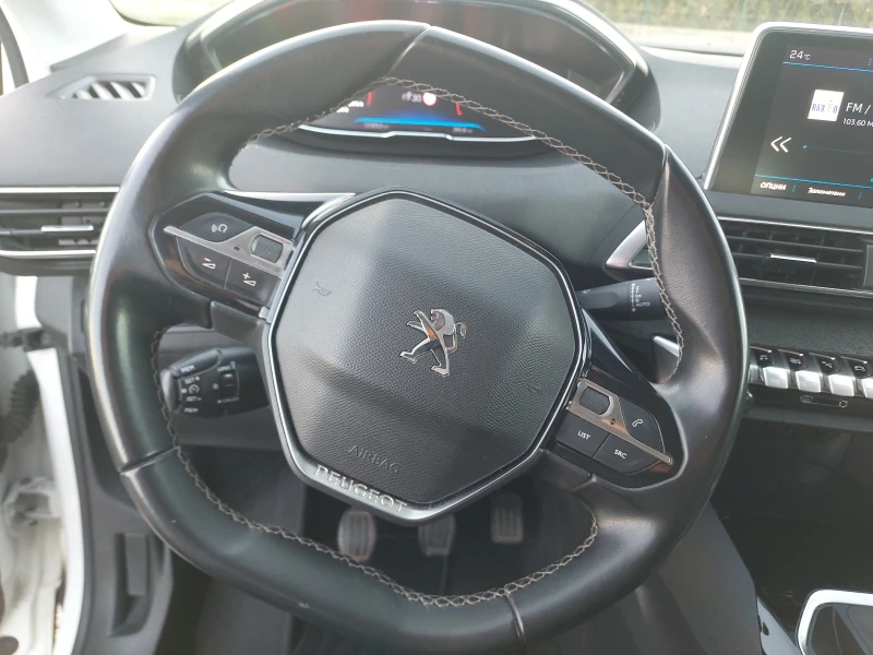 Peugeot 3008 1.2 PureTech, снимка 15 - Автомобили и джипове - 52232791