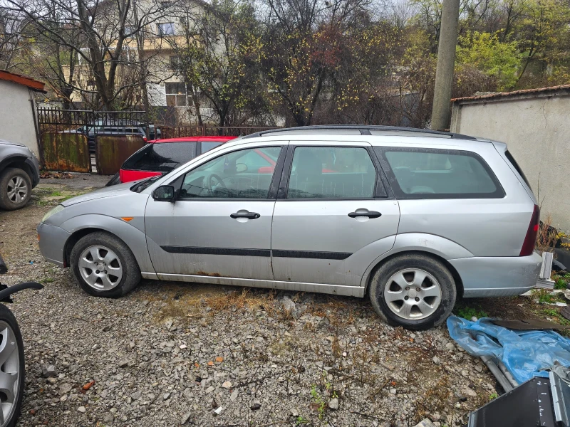 Ford Focus 1.8 90кс , снимка 3 - Автомобили и джипове - 52573630