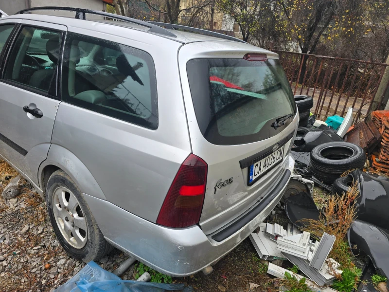 Ford Focus 1.8 90кс , снимка 4 - Автомобили и джипове - 52573630