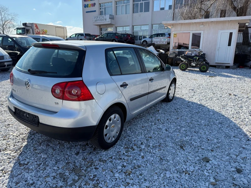 VW Golf 5 Автомат 1.6 102кс, снимка 5 - Автомобили и джипове - 53368046