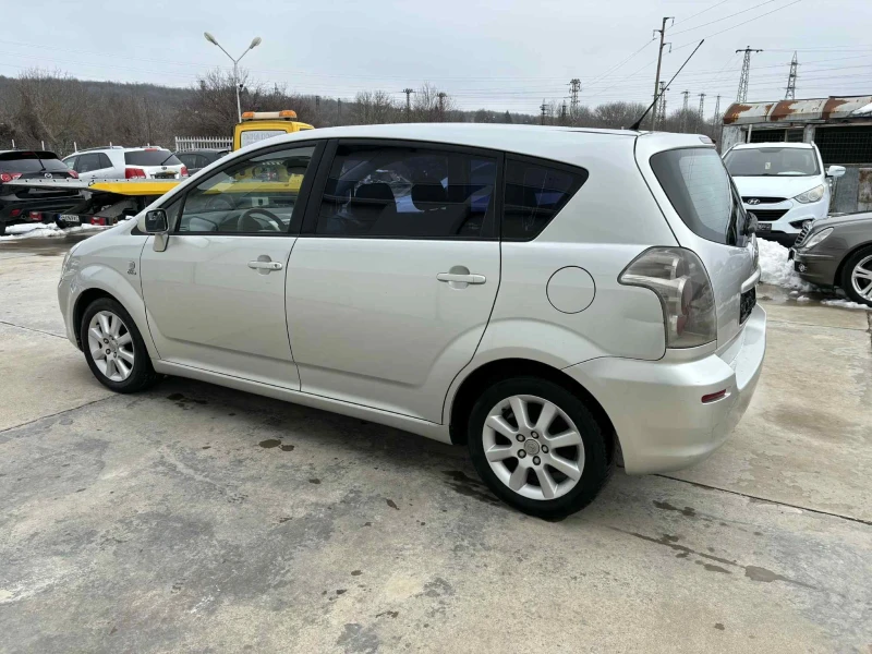 Toyota Corolla verso 2.2D4D 136k.c* 7 места* UNIKAT* , снимка 4 - Автомобили и джипове - 53461171