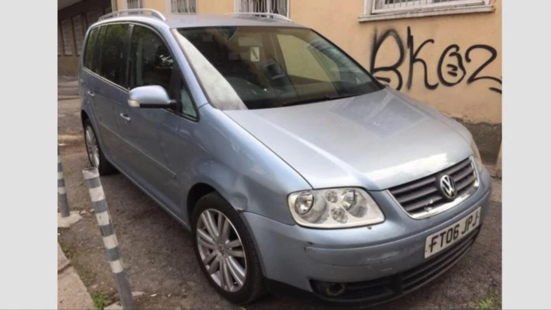 VW Touran 2.0TDI,16V,BKD, снимка 6 - Автомобили и джипове - 19090557