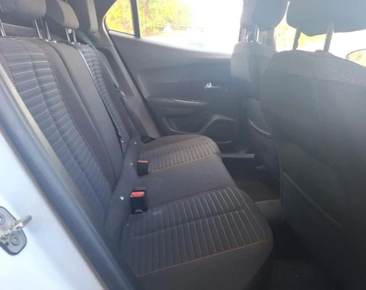 Peugeot 2008 1.5 - изображение 8